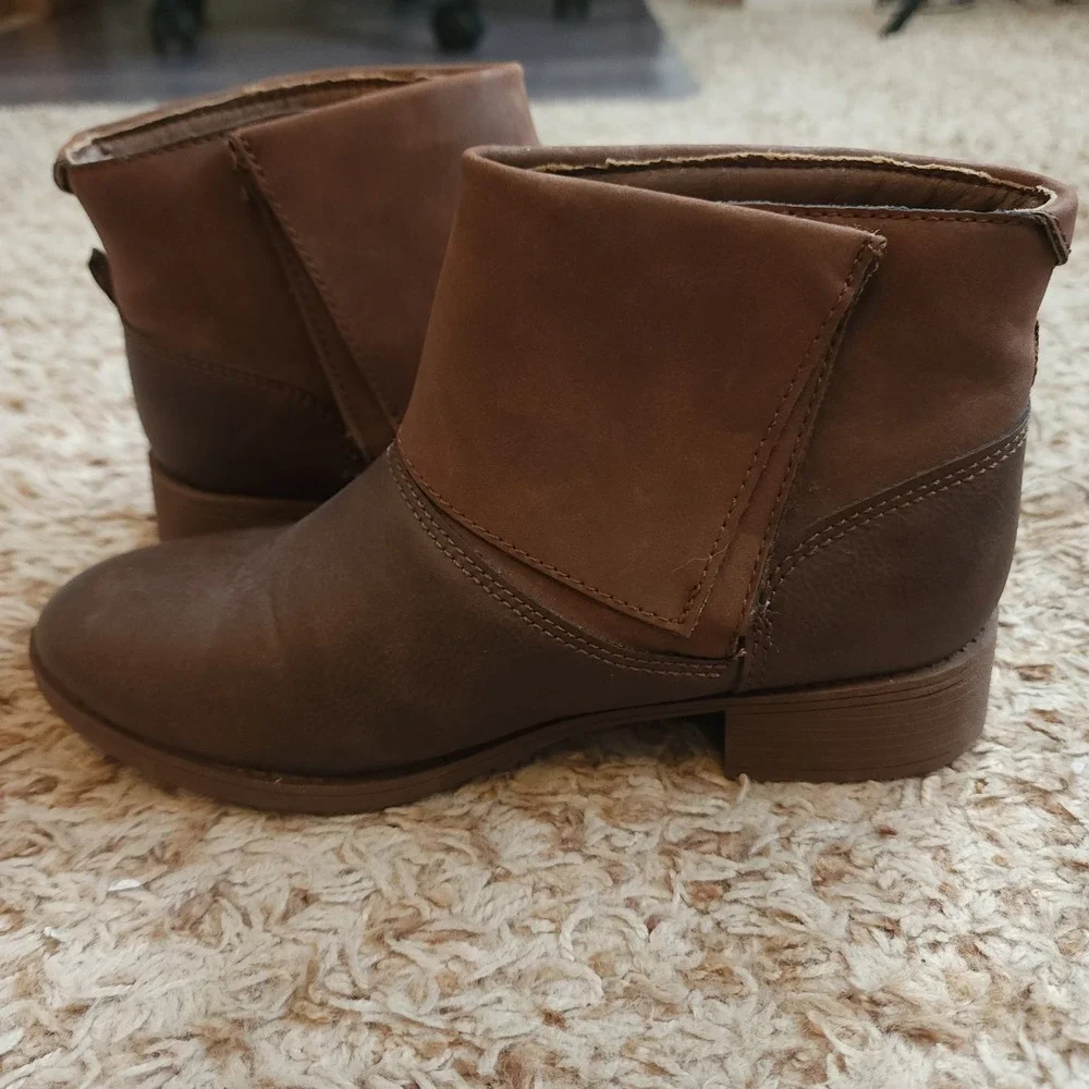 OshKosh B'gosh Ankle Boots Girls Size 3M Brown Two-Tone Faux Suede Booties